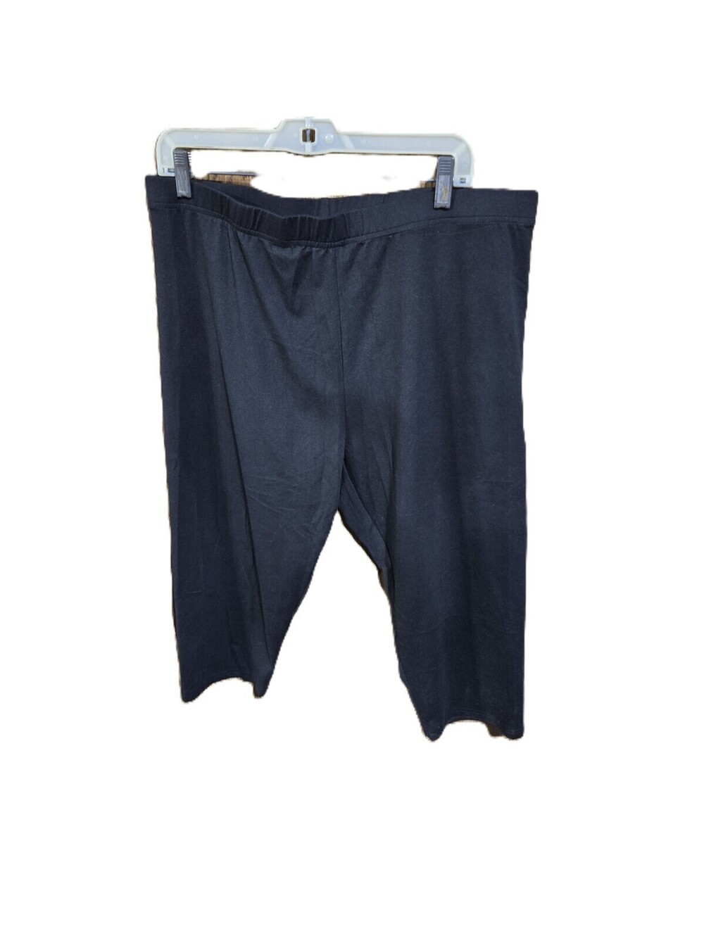 Emery Rose Black Activewear Capri's